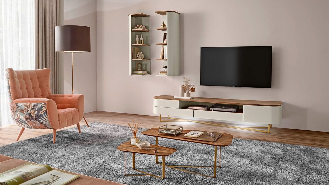 Sala de Estar Aroma 01, Na Graça Interiores encontras diferentes ofertas de estantes TV para completar o teu espaço. Design moderno e funcional adaptados as tuas necessidades.