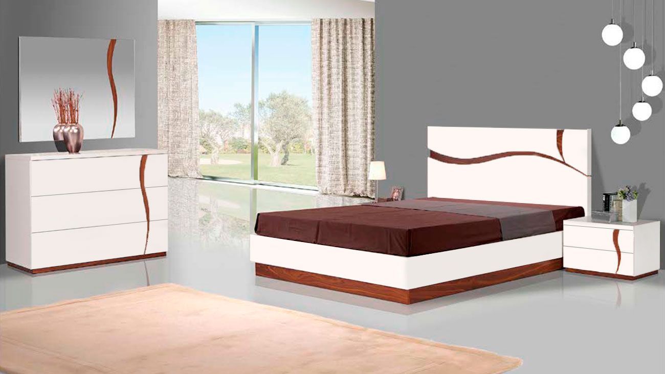 Quarto Casal 056, Quartos de Casal completos com cama de casal e mesas de cabeceira.
