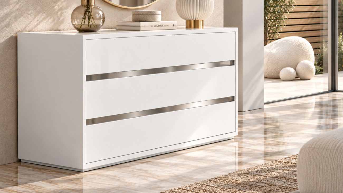 Cómoda Lisbon, Elementos de arrumo essenciais para o quarto. Cómodas práticas e de design moderno. Cómodas adaptadas às necessidade de arrumo de vestuário no quarto.
