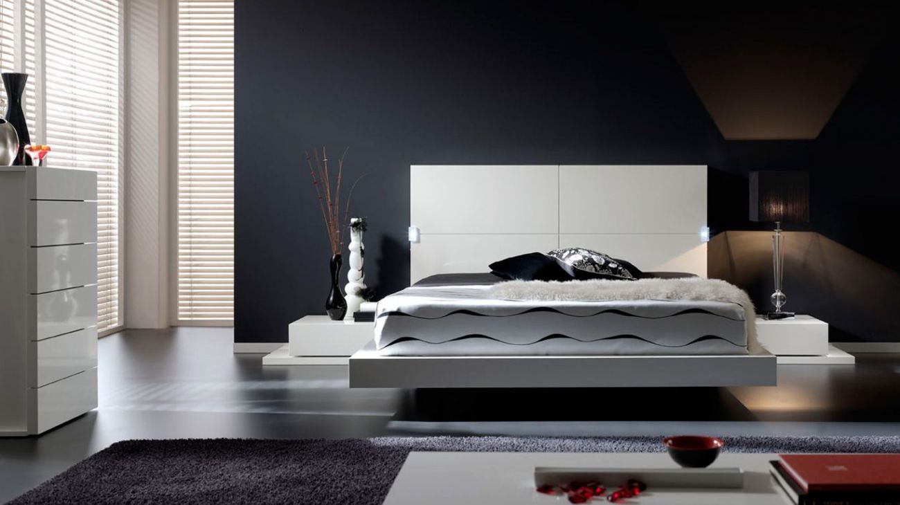 Quarto Casal AR22, Quartos de Casal completos com cama de casal e mesas de cabeceira.