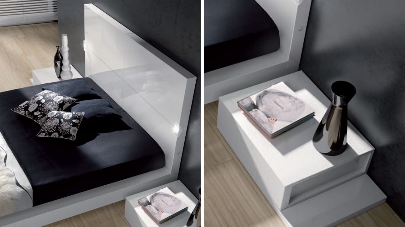Quarto Casal AR22, Quartos de Casal completos com cama de casal e mesas de cabeceira.