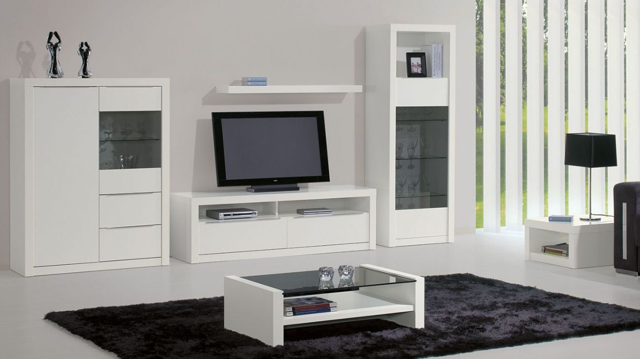 Sala de Estar Baviera Branco, Na Graça Interiores encontras diferentes ofertas de estantes TV para completar o teu espaço. Design moderno e funcional adaptados as tuas necessidades.