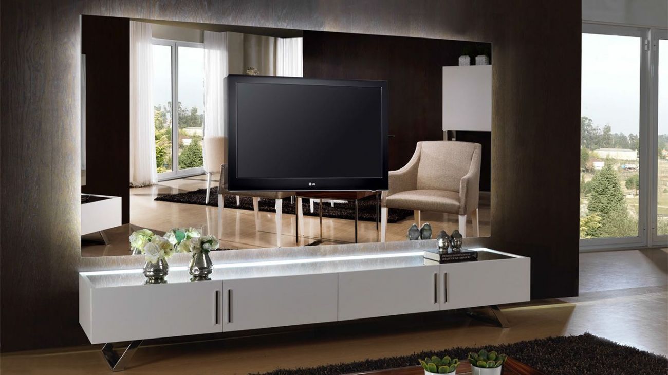 Sala de Estar Lotus II, Na Graça Interiores encontras diferentes ofertas de estantes TV para completar o teu espaço. Design moderno e funcional adaptados as tuas necessidades.