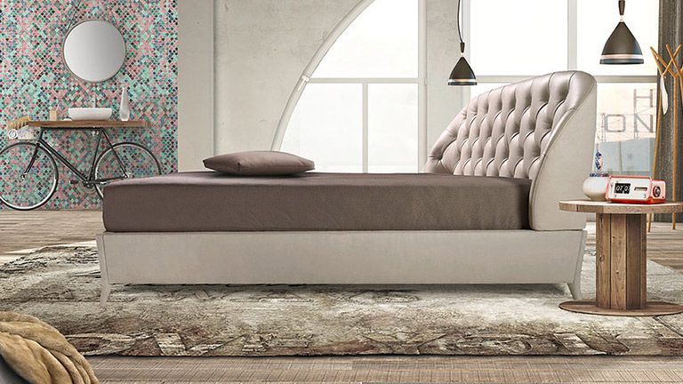 Cama de Casal MogiCapi, Camas Estofadas de vários estilos e opções de acabamentos.