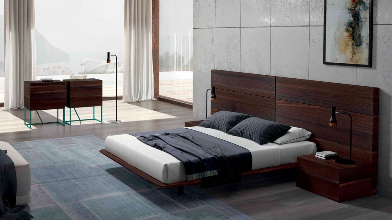 Quarto Casal D508, Quartos de Casal completos com cama de casal e mesas de cabeceira.