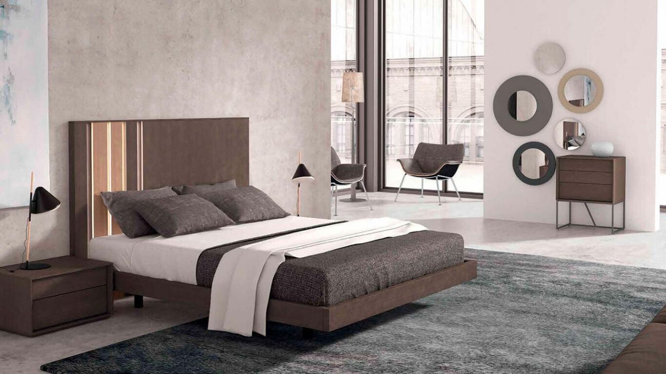 Quarto Casal D517, Quartos de Casal completos com cama de casal e mesas de cabeceira.