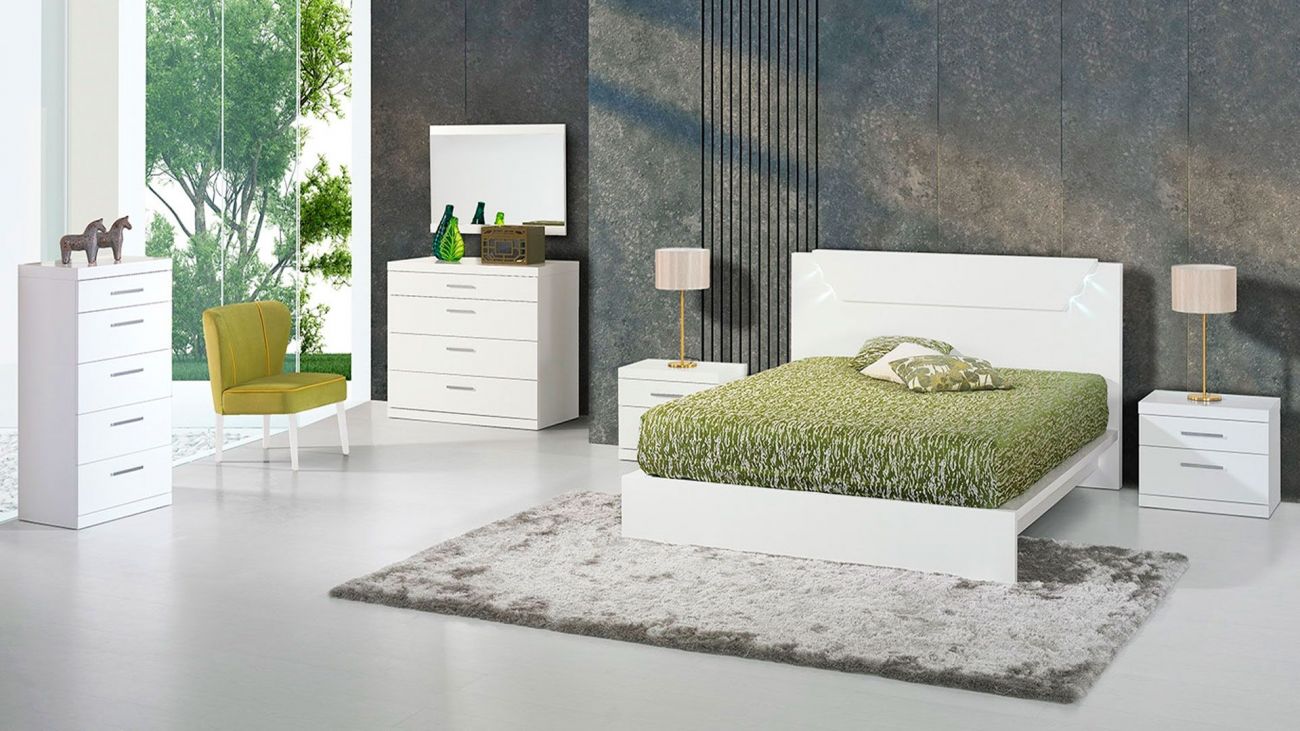 Quarto Casal Mónaco, Quartos de Casal completos com cama de casal e mesas de cabeceira.