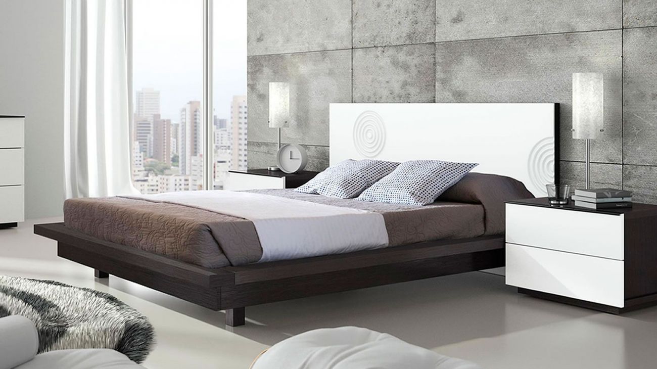 Quarto Casal BL 230, Quartos de Casal completos com cama de casal e mesas de cabeceira.