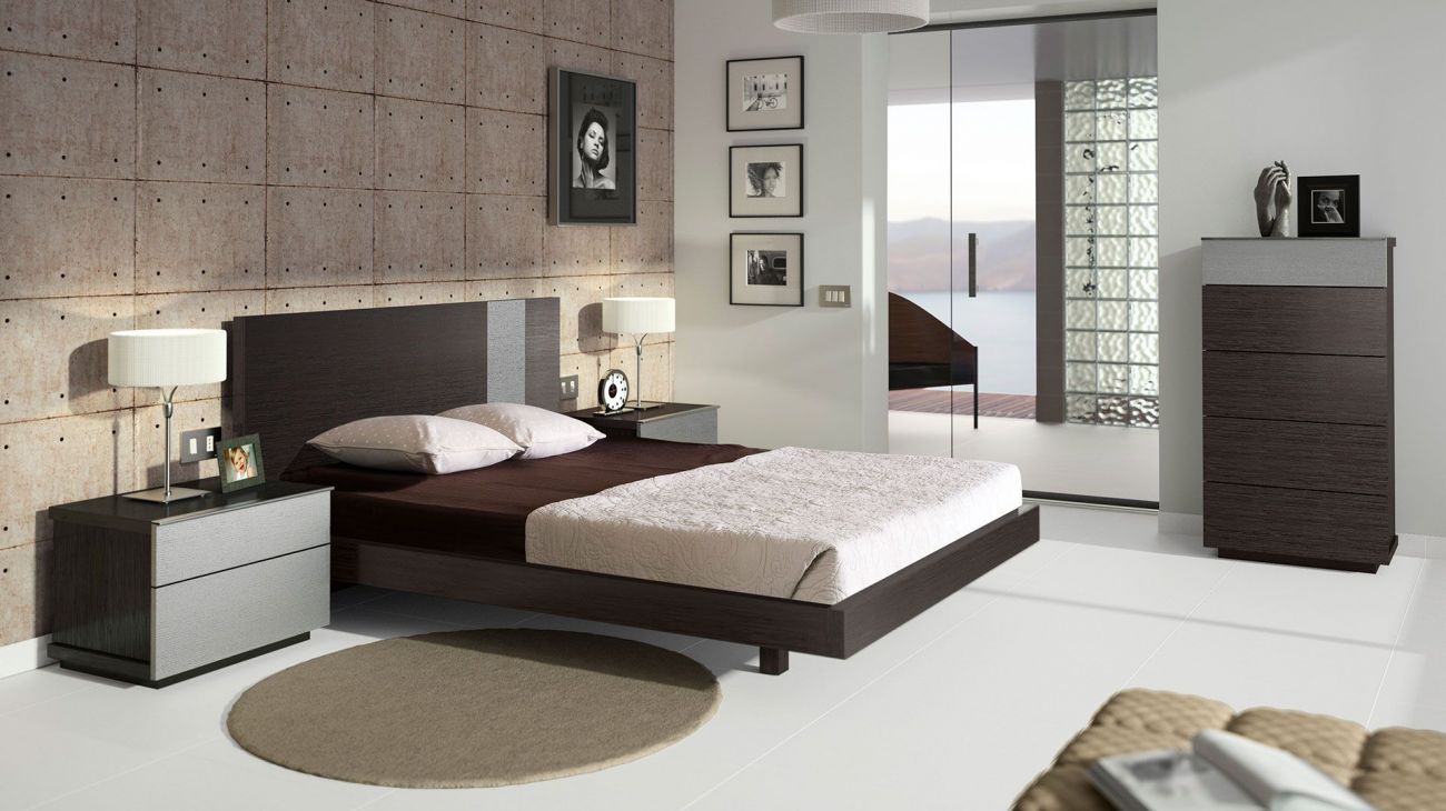 Quarto Casal BL 200, Quartos de Casal completos com cama de casal e mesas de cabeceira.