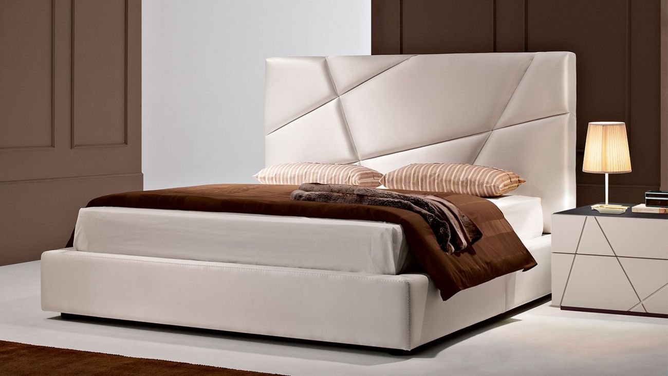 Quarto de Casal Zen, Quartos de Casal completos com cama de casal e mesas de cabeceira.