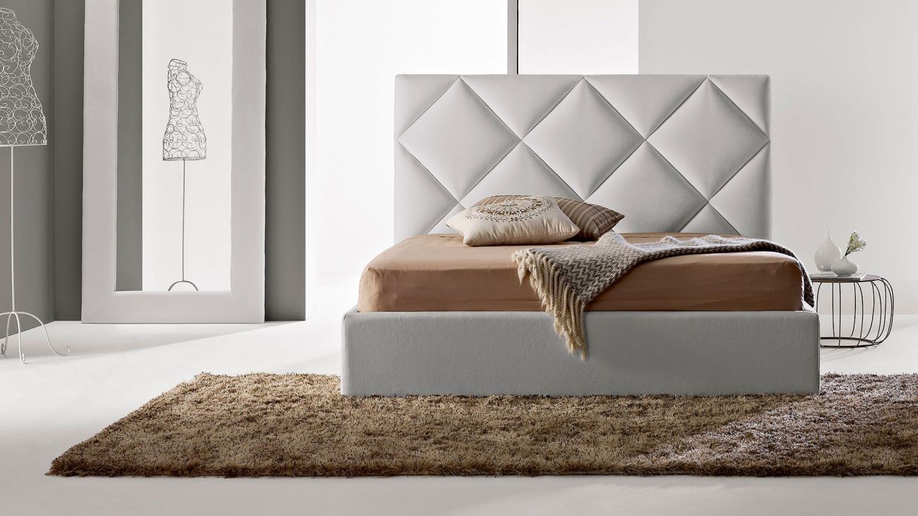 Cama de Casal Julieta, Camas Estofadas de vários estilos e opções de acabamentos.